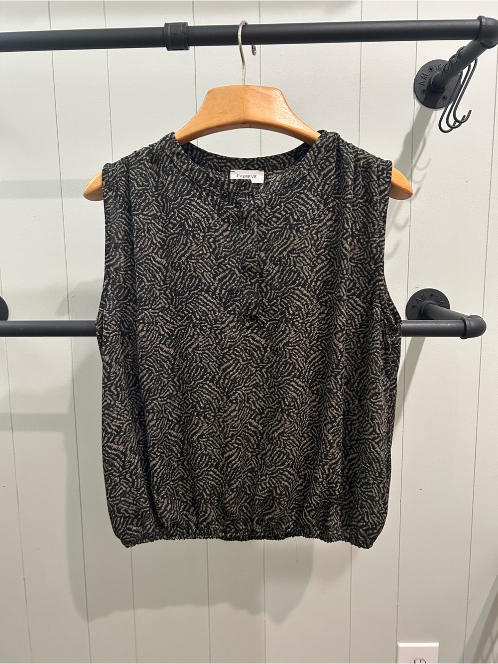 Evereve Black & Tan Patterned Sleeveless Tank